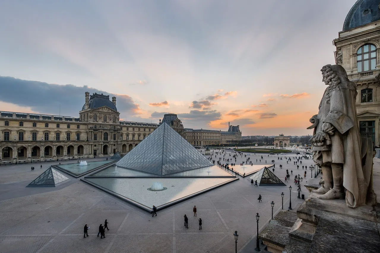 Planejando a Primeira Viagem a Paris Sem Preencher Cada Hora