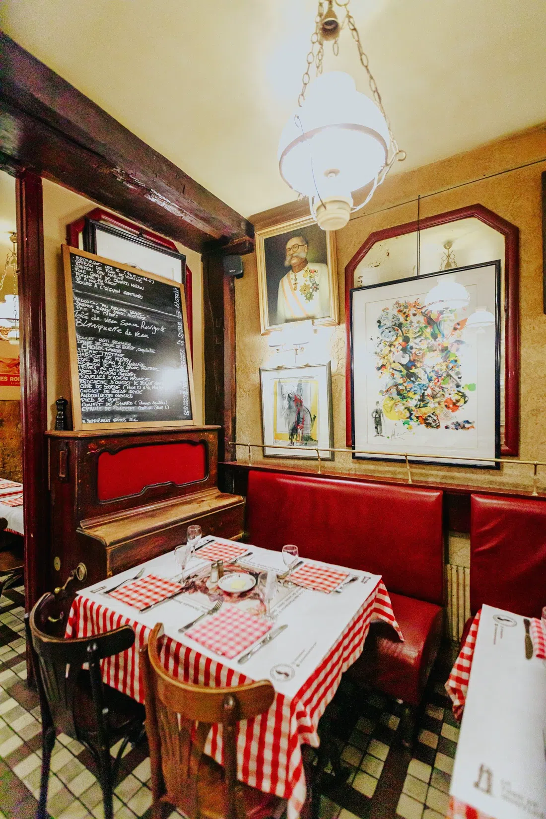 Chez Denise — La Tour de Montlhéry, Paris