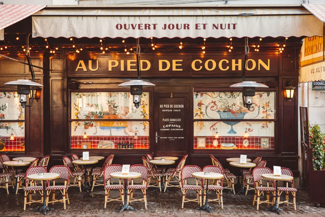 The Paris Brasseries and Bouillons Still Serving at 2am