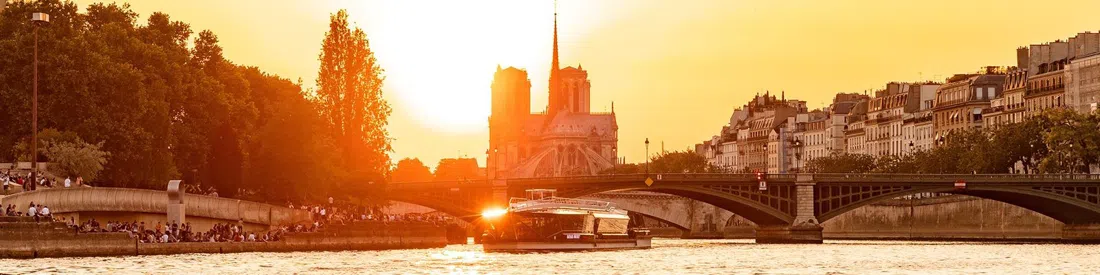 Bateaux Mouches, Paris
