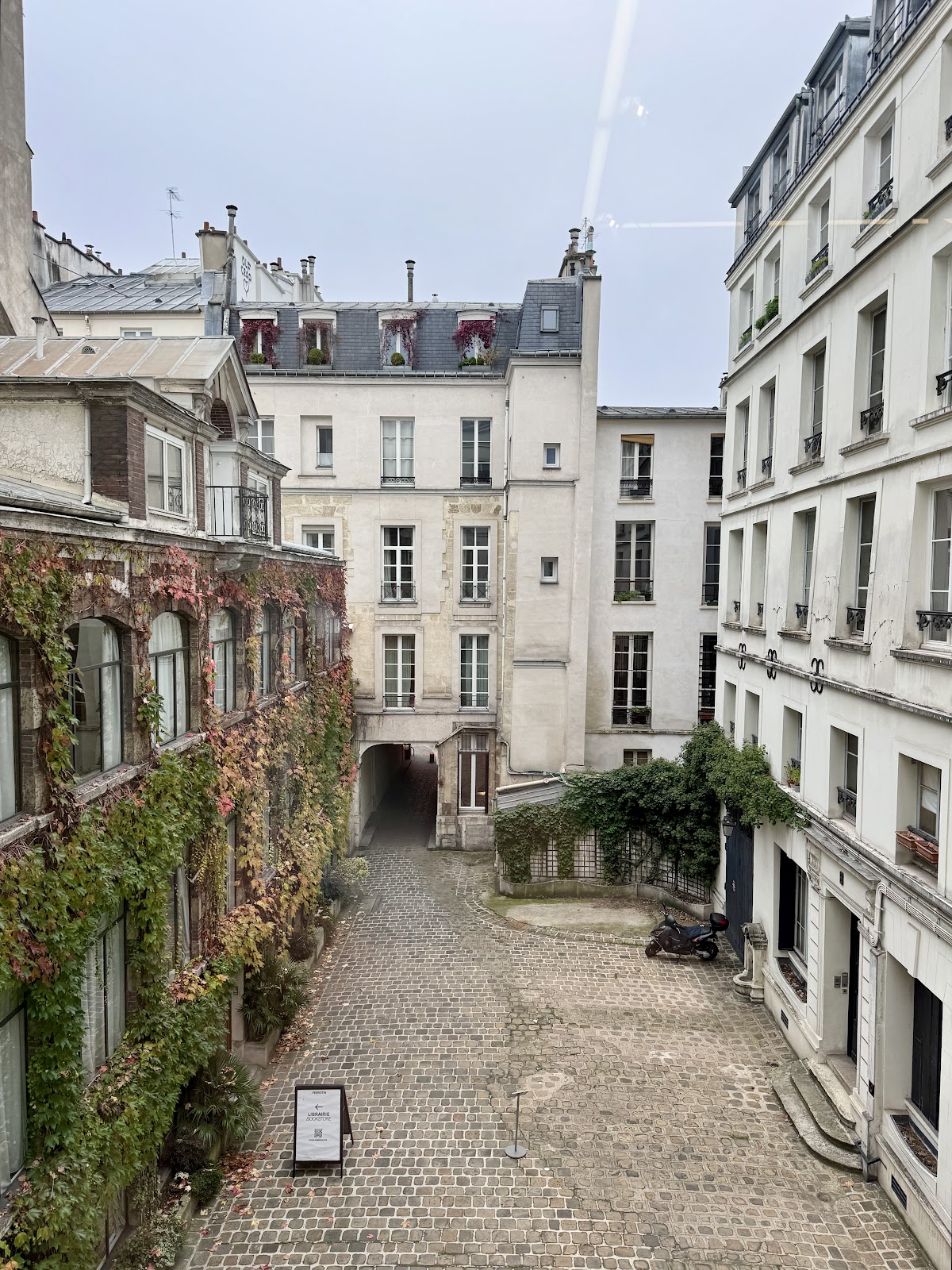 Galerie Perrotin, Paris