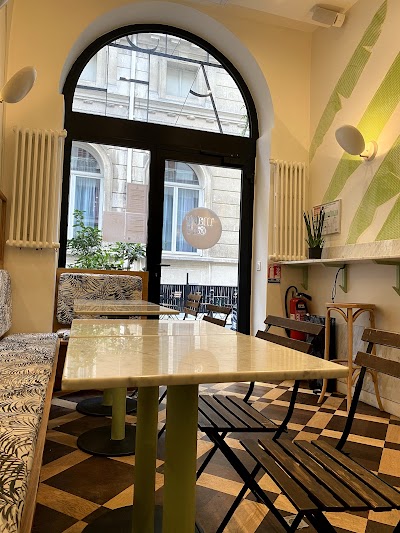 Maisie Café