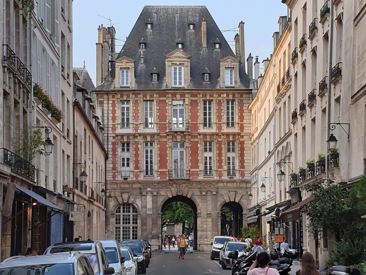 Place des Vosges — photo 4
