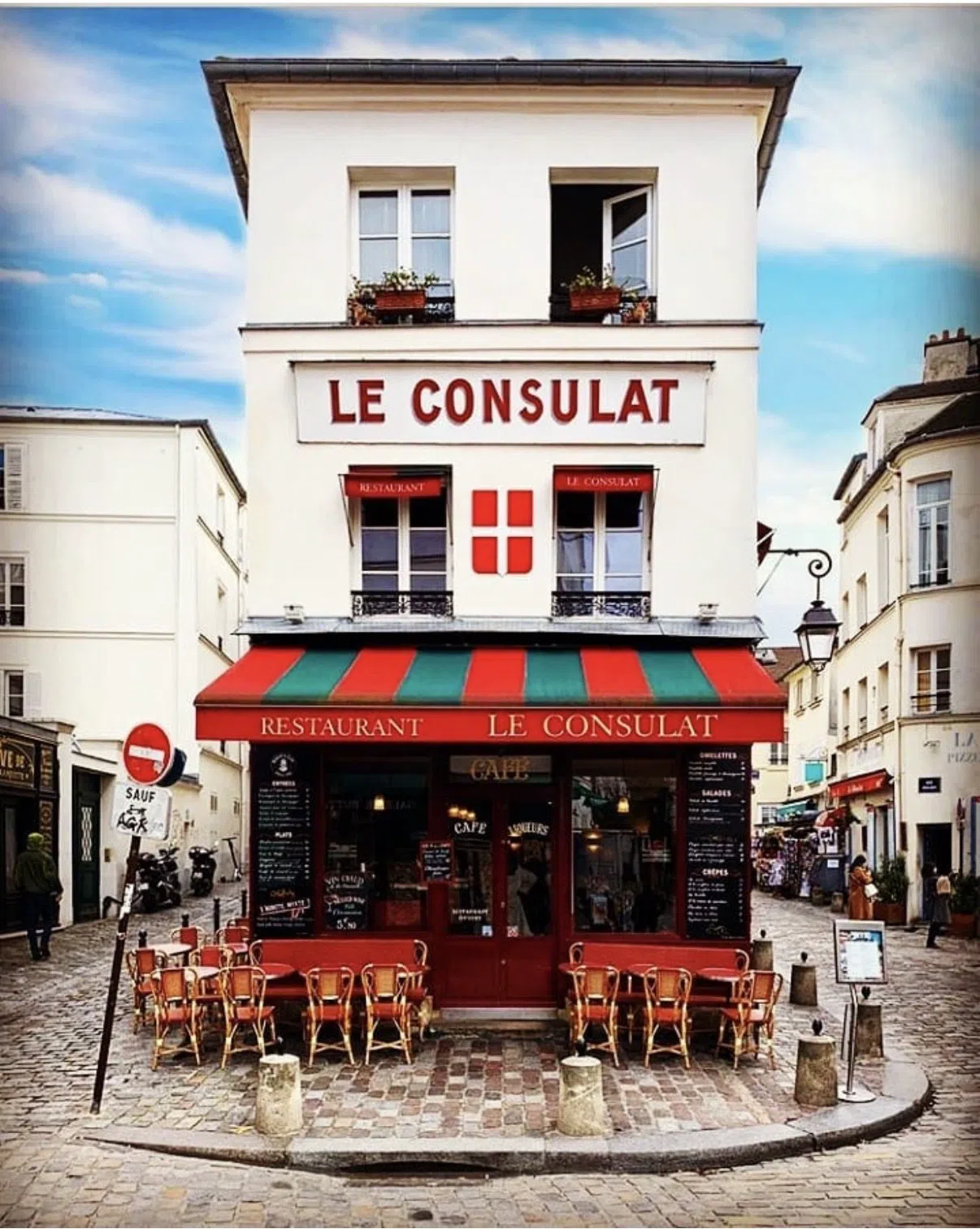Le Consulat, Paris